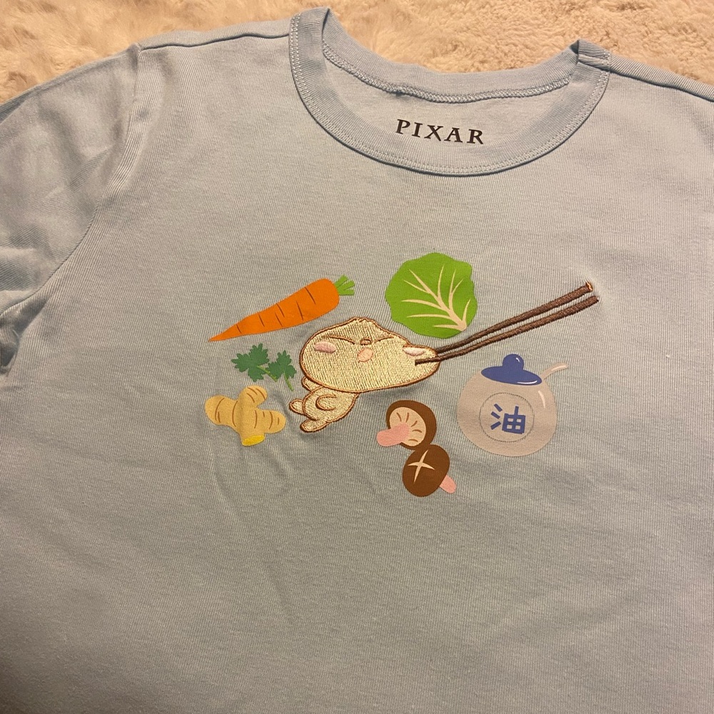 * NWOT Disney Pixar Bao loves food baby blue juniors shirt Large